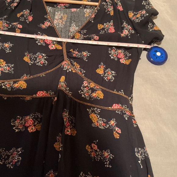 Sessun Jimama Dress, black with floral pattern. - Picture 10 of 12